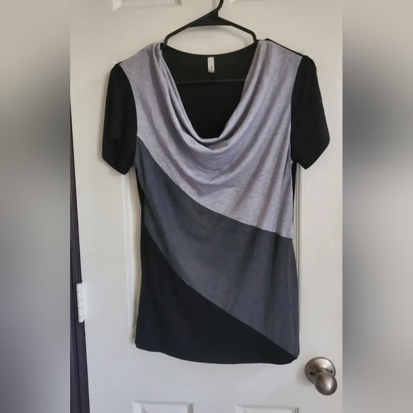 Magic Fit -Light Gray Black & Charcoal Color Block Drape Top - Women -NWOT - Picture 6 of 9